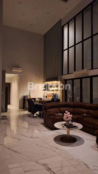 image RUMAH MEWAH NIRWANA EXCEKUTIF SURABAYA TIMUR DEKAT MERR FURNISED (2)