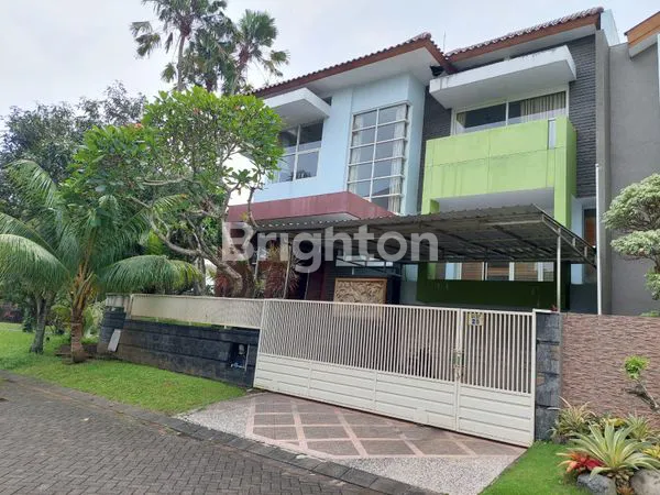 image RUMAH BESAR DI ARAYA NIEUW INDIE KOTA MALANG (1)