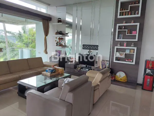 image RUMAH BESAR DI ARAYA NIEUW INDIE KOTA MALANG (4)