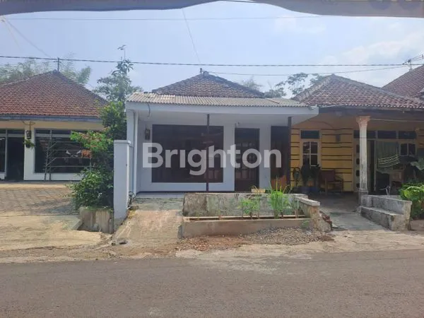 image DIJUAL RUMAH SUASANA PEDESAAN ASRI SEJUK KUCUR KUSO DAU MALANG (1)