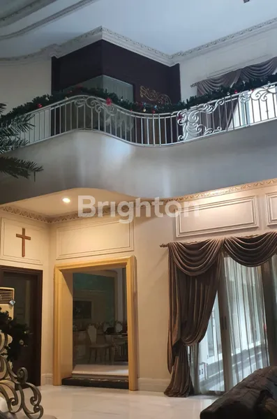 image RUMAH MEWAH MODERN PAKUWON INDAH VILLA BUKIT REGENCY SURABAYA BARAT DEKAT PAKUWON MALL  (1)