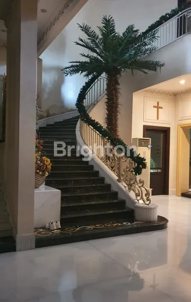 image RUMAH MEWAH MODERN PAKUWON INDAH VILLA BUKIT REGENCY SURABAYA BARAT DEKAT PAKUWON MALL  (3)