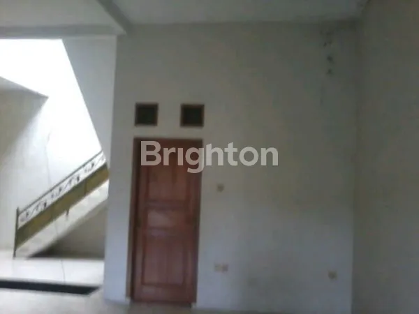 image RUMAH BEBAS BANJIR 2,5 LANTAI DI JL. PERMAI 4 NO.05 JAKASAMPURNA BEKASI BARAT (2)