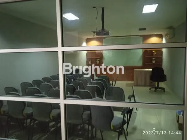 image GUDANG DI KOMPLEK BANDARA MAS BANDARA SOEKARNO HATA (3)