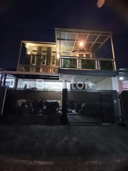 image RUMAH 2 LANTAI SIAP HUNI FULL FURNISHED DEKAT KOTA BARU PARAHYANGAN (1)