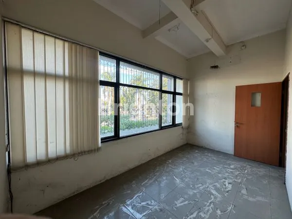 image RUKO AREA BISNIS STRATEGIS SOLO BARU (4)