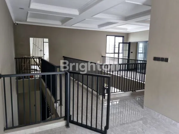 image RUMAH MEWAH & CANTIK BARU RENOV GIRILOKA BSD (5)