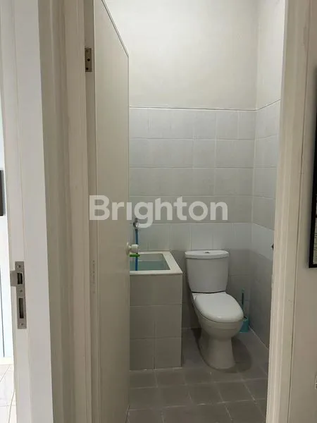 image DIJUAL CEPAT RUMAH 2 LANTAI DI PERUMAHAN JAYA MASPION PERMATA GEDANGAN SIDOARJO  (5)