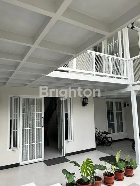 image DIJUAL CEPAT RUMAH 2 LANTAI DI PERUMAHAN JAYA MASPION PERMATA GEDANGAN SIDOARJO  (2)