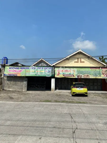 RUANG USAHA BERHADAPAN DENGAN JALAN RAYA GUBUGAN