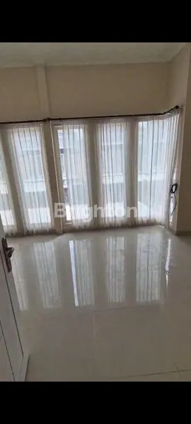 image MURAHHH POOLL!! RUMAH SIAP HUNI.!! FULL RENOV JADI AKA BARU GRESS!! WISATA SEMANGGI  RUNGKUT MINIMALIS (8)