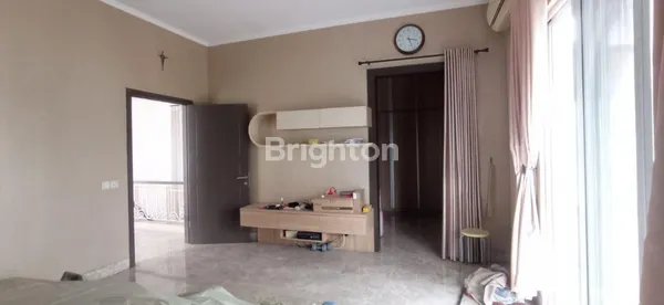 image RUMAH LUAS DAN BESAR DI CLUSTER FRANGIPANI - DE PARK, BSD (4)