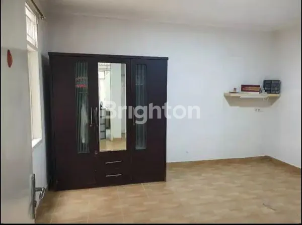 image DIJUAL RUMAH SEPERTI BARU GRIYA DADAP TANGERANG HADAP TAMAN, LANTAI GRANITE (4)