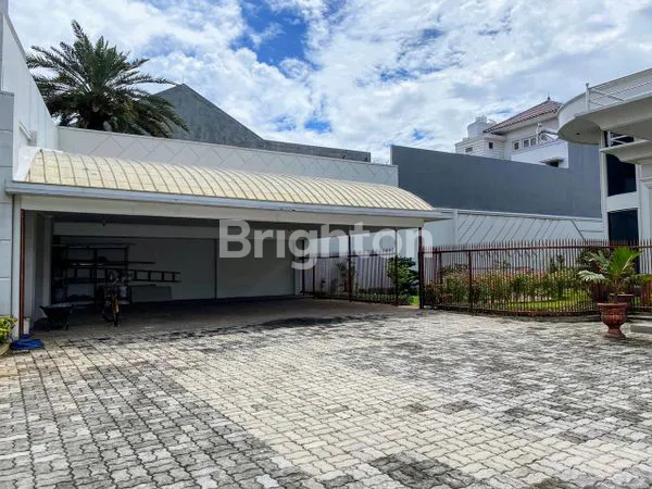 image RUMAH BESAR MEWAH DI SLIPI JAKARTA BARAT  (8)