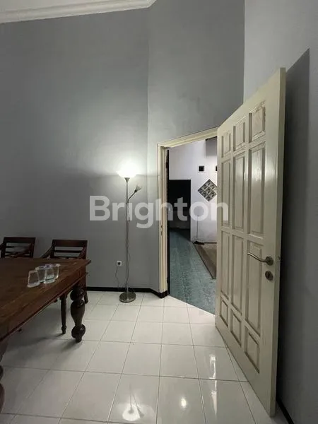 image RUMAH TAMAN PONDOK INDAH POSISI HOOK 2LT (4)