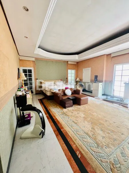 image FOR SALE! BIG LUXURY HOUSE KAWASAN MEGA KUNINGAN, JAKARTA SELATAN. LOKASI ELIT, SUPER STRATEGIS (3)
