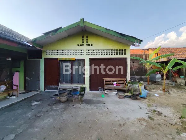 image RUMAH DEKAT LAPANGAN CILIWUNG, UNIVERSITAS MERDEKA (UNMER) & POLITEKNIK NEGERI MADIUN (1)