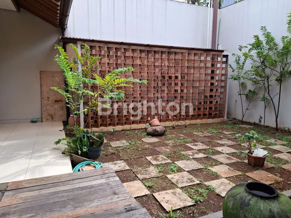image RUMAH ASRI GRIYA LOKA BSD - LETAK STRATEGIS (6)
