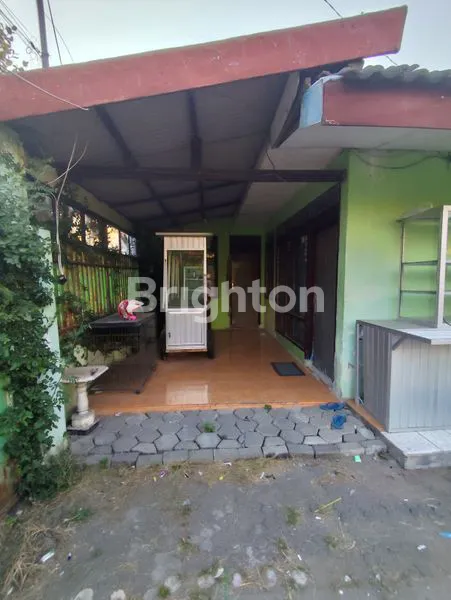 image RUMAH DEKAT LAPANGAN CILIWUNG, UNIVERSITAS MERDEKA (UNMER) & POLITEKNIK NEGERI MADIUN (3)