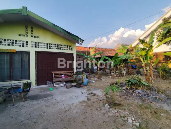 image RUMAH DEKAT LAPANGAN CILIWUNG, UNIVERSITAS MERDEKA (UNMER) & POLITEKNIK NEGERI MADIUN (5)