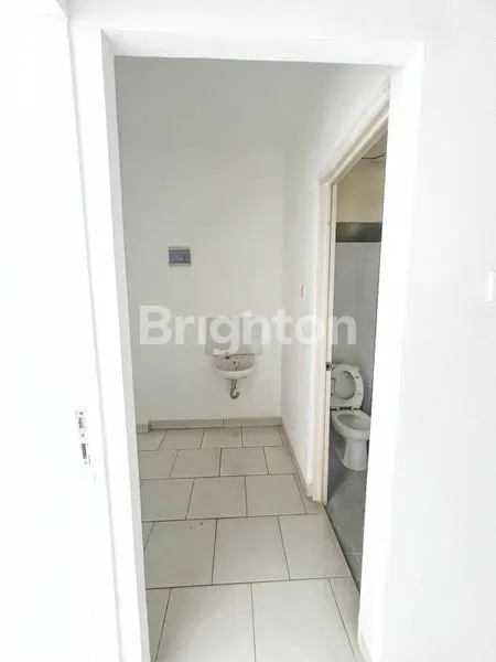 image RUKO PLAZA DE LUMINA, DURI KOSAMBI, CENGKARENG, 3 LANTAI, AKSES TOL & JALAN OUTER RINGROAD, SIAP PAKAI (5)