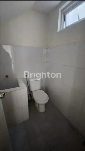 image RUMAH MODERN ELEGAN BERKELAS DI LINGKUNGAN RINDANG DAN ASRI (5)