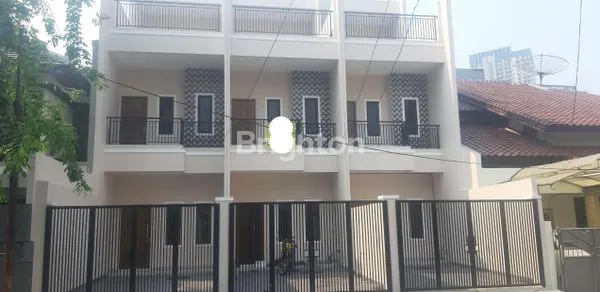 image RUMAH BARU 3LANTAI JALAN 3 MOBIL,GARASI 1MOBIL  TANJUNG DUREN RAYA INI (6)