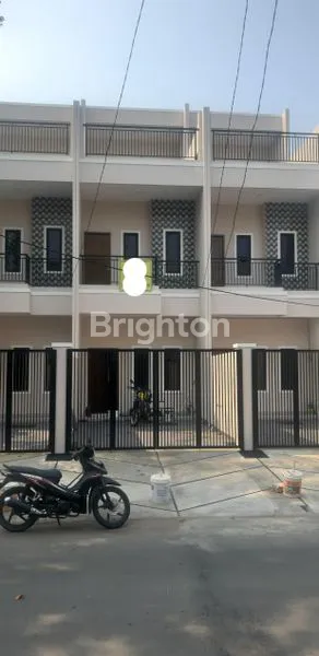 image RUMAH BARU 3LANTAI JALAN 3 MOBIL,GARASI 1MOBIL  TANJUNG DUREN RAYA INI (5)