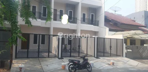 image RUMAH BARU 3LANTAI JALAN 3 MOBIL,GARASI 1MOBIL  TANJUNG DUREN RAYA INI (7)