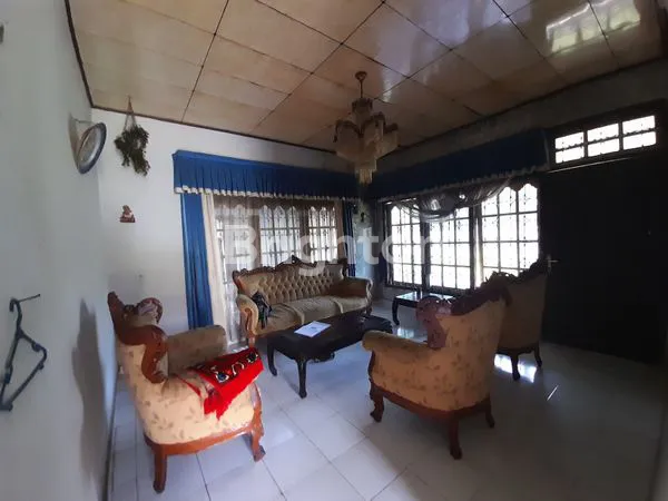image RUMAH DENGAN HALAMAN LUAS BPG HANGTUAH (2)