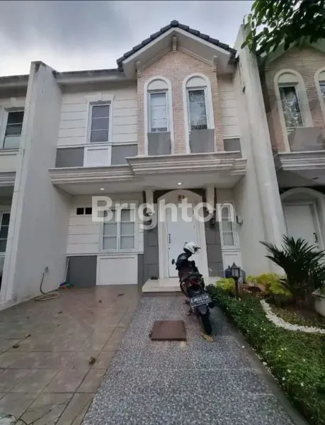 image RUMAH BAGUS SIAP HUNI VANYA PARK BSD (1)