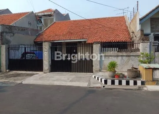 image RUMAH HITUNG TANAH DI RUNGKUT ASRI! MURAH COCOK UNTUK KONTRAKTOR! LOKASI DEKAT TRANSMART DEKAT MERR! (1)