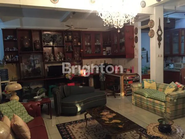image RUMAH HOOK FULL FURNISHED SIAP HUNI DI PULOMAS JAKARTA TIMUR (8)