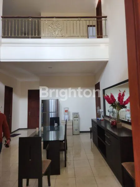 image RUMAH MEWAH 2 LANTAI SIAP HUNI (5)