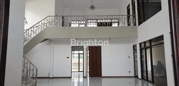 image RUMAH 2 LANTAI DEKAT GALAXY MALL PAKUWON CITY KERTAJAYA MANYAR KALIJUDAN MULYOSARI SUTOREJO WISMA PERMAI UNAIR ITS DR SOETOMO (4)