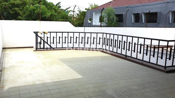 image RUMAH 2 LANTAI DEKAT GALAXY MALL PAKUWON CITY KERTAJAYA MANYAR KALIJUDAN MULYOSARI SUTOREJO WISMA PERMAI UNAIR ITS DR SOETOMO (7)