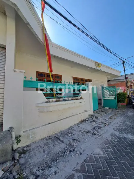 image HARGA TURUN!!! RUMAH 1,5 LANTAI SIAP HUNI DEKAT RAYA KENJERAN PASAR ATOM ITC MEGA GROSIR RS ADI HUSADA PASAR TAMBAK REJO RS SOEWANDHI (1)