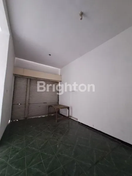 image HARGA TURUN!!! RUMAH 1,5 LANTAI SIAP HUNI DEKAT RAYA KENJERAN PASAR ATOM ITC MEGA GROSIR RS ADI HUSADA PASAR TAMBAK REJO RS SOEWANDHI (8)