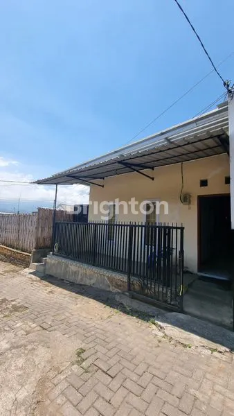 image RUMAH DI BATU (1)