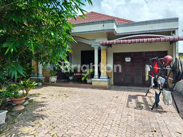 image RUMAH LUAS, INTI KOTA MEDAN. SELANGKAH KE JL. GAJAH MADA (1)