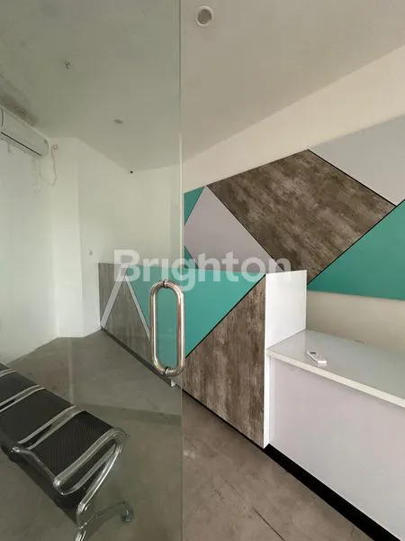 image GEDUNG 3 LANTAI DI NOL JALAN SUHAT  KOTA MALANG (1)
