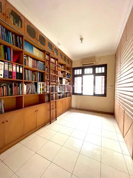 image DIJUAL CEPAT RUMAH SECOND DI BENDUL MERISI, TERAWAT SIAP HUNI, DEKAT MARGOREJO (2)