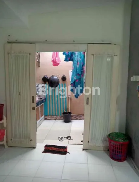 image RUMAH MINIMALIS DEKAT PUSAT KOTA BATAM DI HOLLYWOOD HILLS (5)