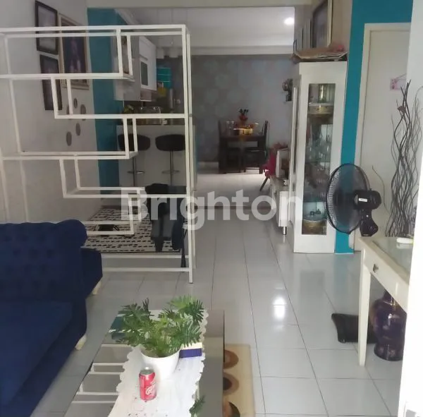 image RUMAH MINIMALIS DEKAT PUSAT KOTA BATAM DI HOLLYWOOD HILLS (4)