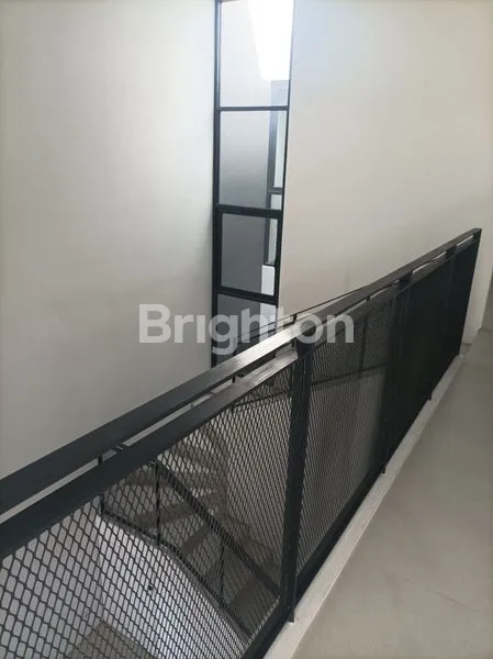 image RUMAH GRESS MINIMALIS 2 LANTAI LEBAK JAYA READY 3 UNIT (8)