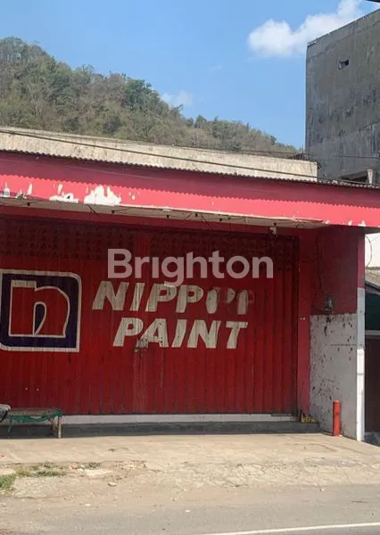 BANGUNAN STRATEGIS PINGGIR JALAN