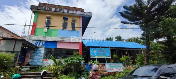 image LAHAN INCLUDE BANGUNAN EX SEKOLAH PLAY GROUND LOKASI PREMIUM (2)