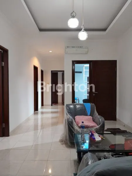 image RUMAH ONE GATE SISTEM DENGAN BANYAK KAMAR (3)