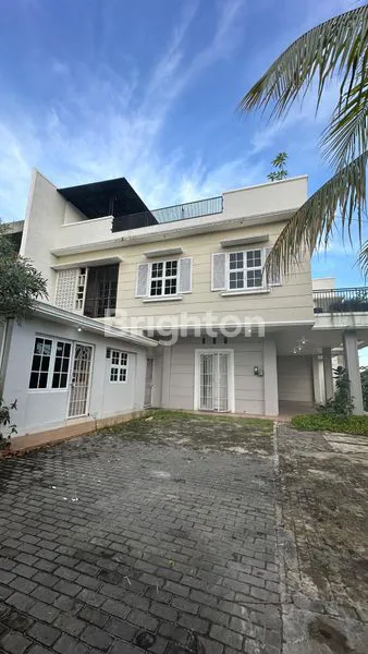 image BANGUNAN LOKASI STRATEGIS BUAT INVEST ATAU KANTOR DAN TEMPAT USAHA (1)