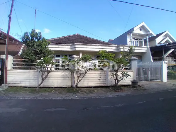image DIJUAL RUMAH SHM, JL BUNGA-BUNGA (1)